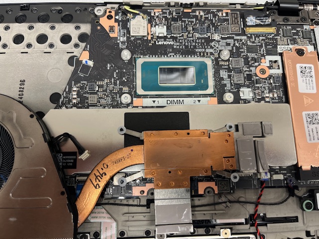 Lenovo ThinkPad E16 Gen 2 - Głośna praca, czyszczenie , wymiana pasty termoprzewodzącej.