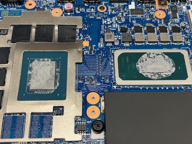 Lenovo Legion 5 Pro przegrzewa się i zawiesza podczas grania – skuteczna naprawa w MalibuPc Serwis Komputerowy Warszawa Bemowo