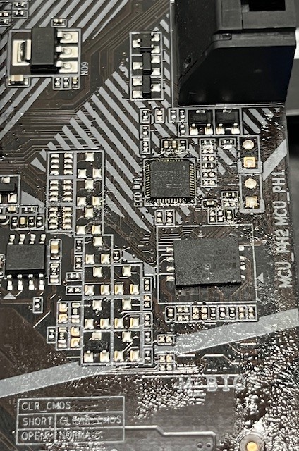 Gigabyte Z490 UD – brak obrazu po uruchomieniu komputera. Naprawa uszkodzonej kości BIOS
