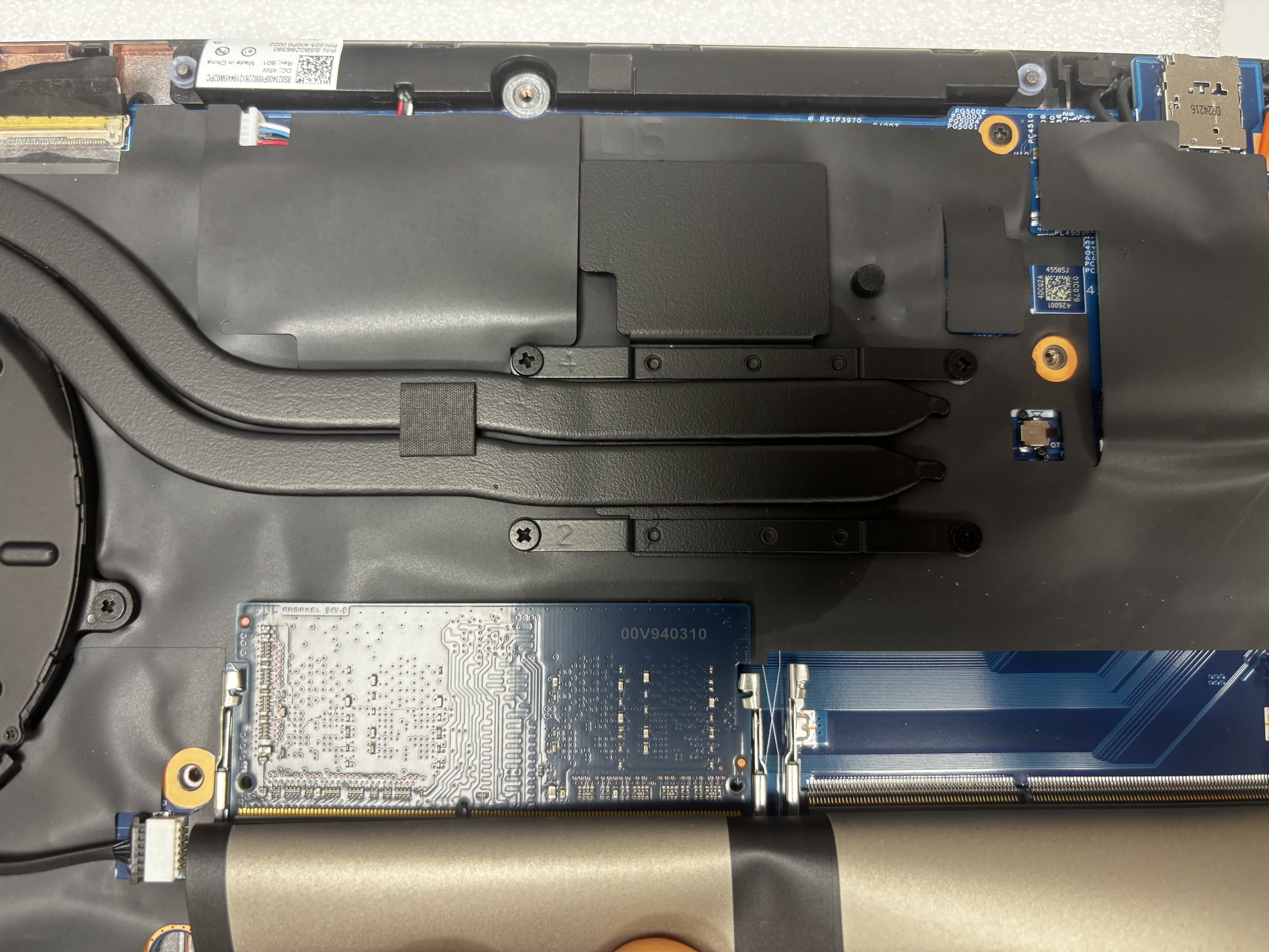 Serwis laptopów Warszawa Bemowo – Lenovo ThinkPad L15 Gen 4 nie uruchamia się, czarny ekran i migające diody