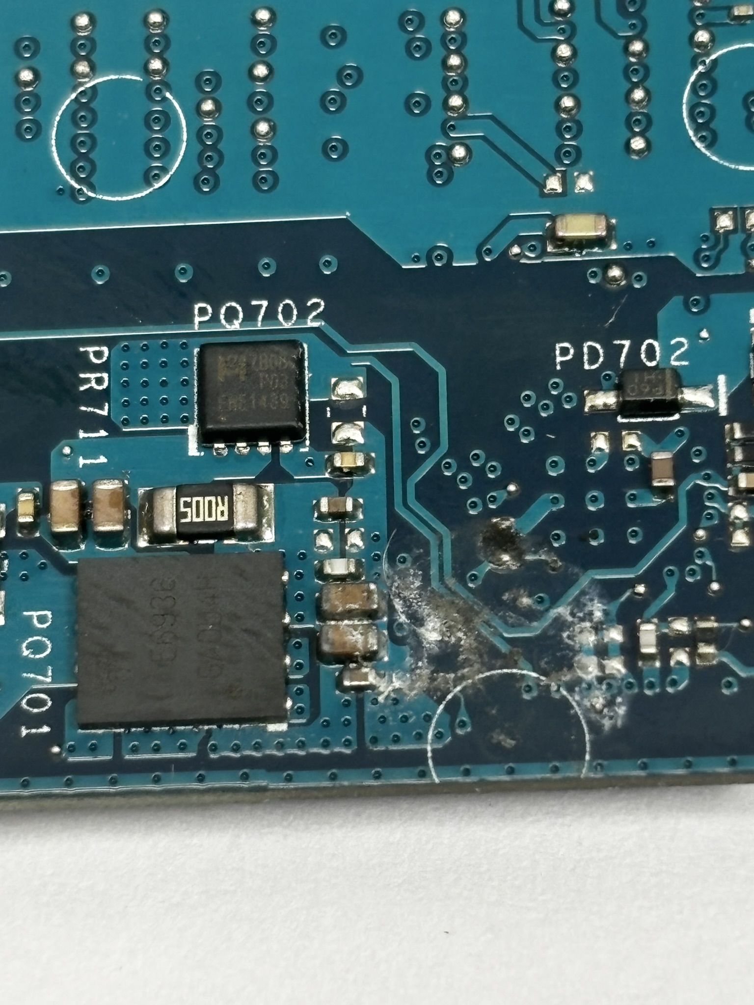 Dell Latitude 5411 po zalaniu likierem - Serwis laptopów Warszawa Bemowo
