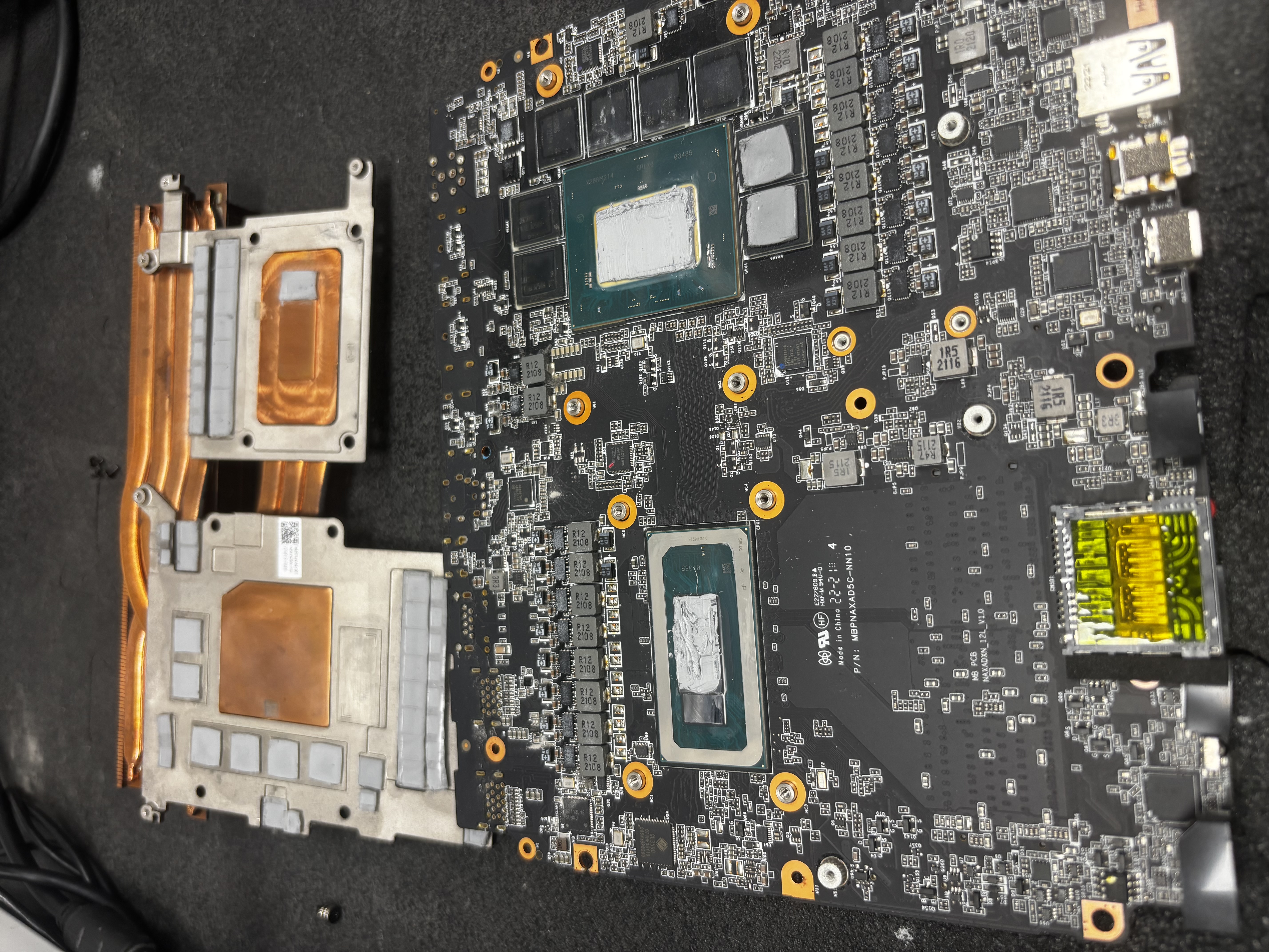 Intel NUC Extreme – komputer nie uruchamia systemu Windows i głośno pracuje.